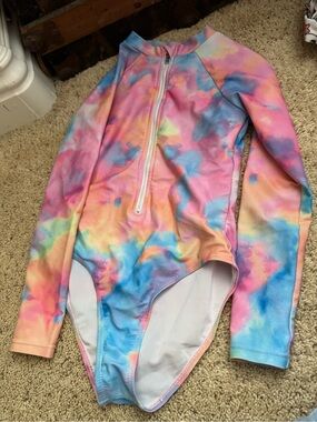 Girls pink long sleeve rash guard 💖